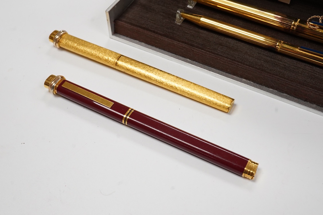 A mixed lot of mainly Parker fountain pens plus a Conway Stewart - mixed condition